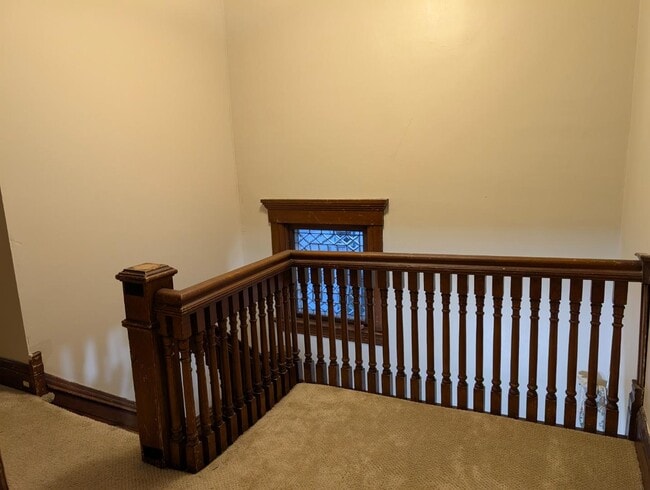 Building Photo - 206 Oak St