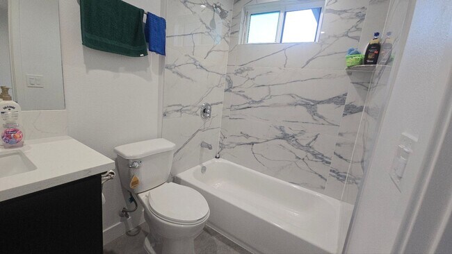 Building Photo - Graham(10422)