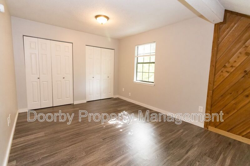 Building Photo - 18 S Germantown Rd