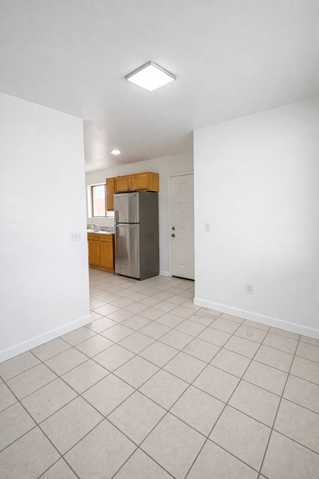 Building Photo - 230 E Teton Rd