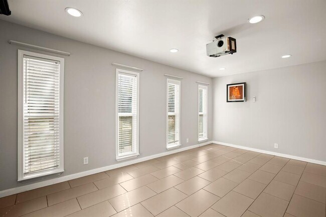 Building Photo - 6607 Avenida Ann St