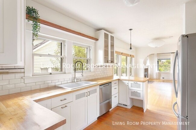 Primary Photo - 4335 SE 42nd Ave