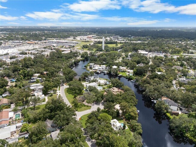 Building Photo - 7815 N River Shore Dr