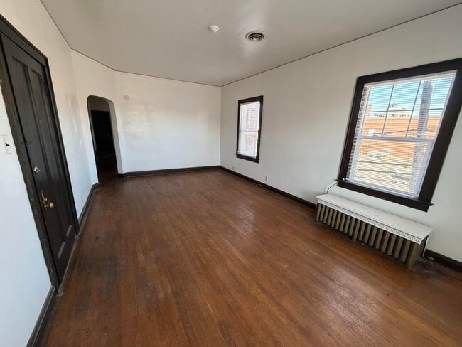 Building Photo - 308.5 Walnut-