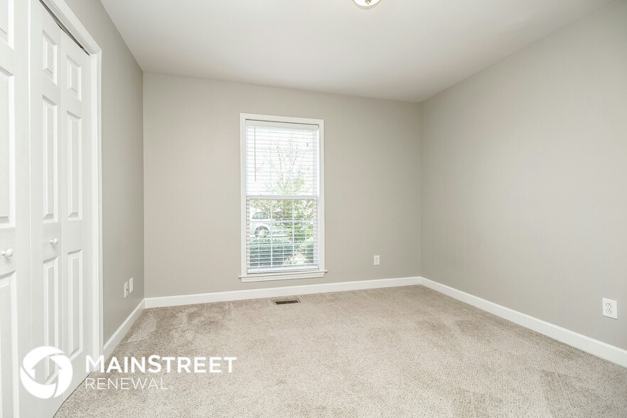 Building Photo - 2921 Stapleton Dr