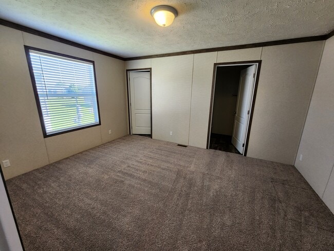 Building Photo - 659 Oregon St