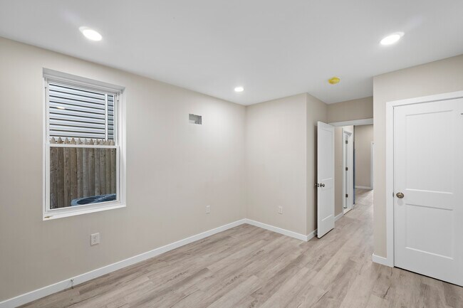Building Photo - 2041 N 8th St