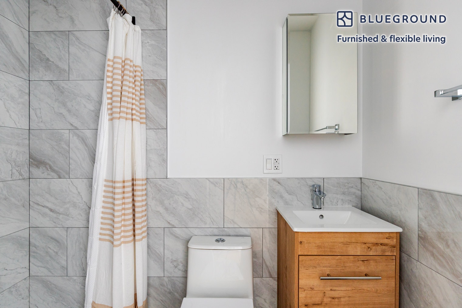 Building Photo - 307 W 39th St