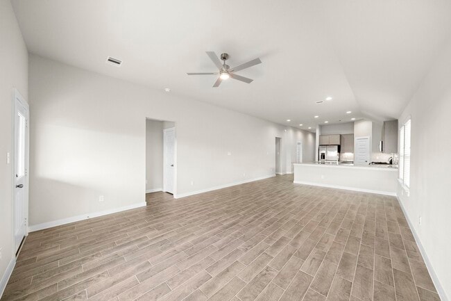 Building Photo - 3327 Tilley Dr