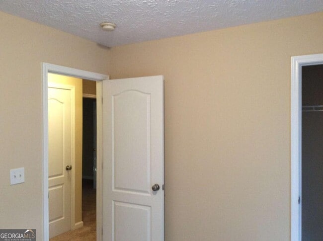 Building Photo - 4015 Yellow Pine Ct