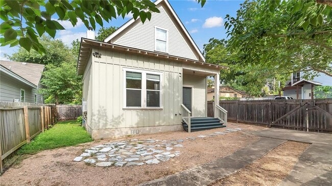 Building Photo - 1165 Poquito St