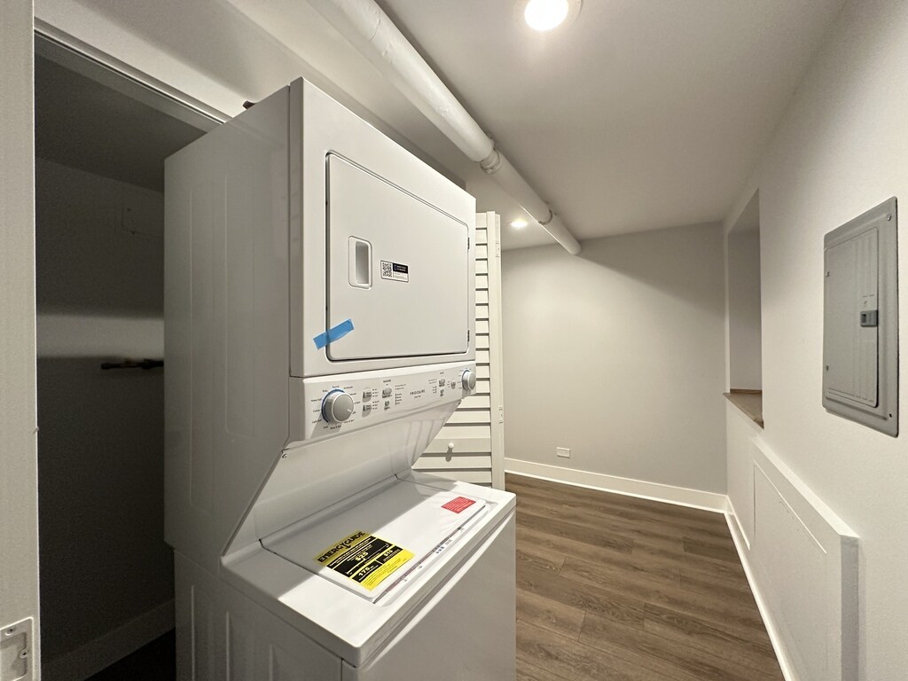 Building Photo - 5008 N Springfield Ave