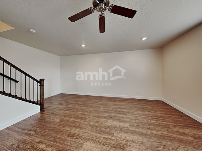 Building Photo - 1205 Wagon Way