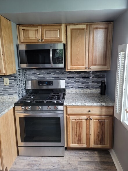 Kitchen - 3932 Howley St