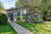 Building Photo - Beautiful Felton Garbles Neighborhood