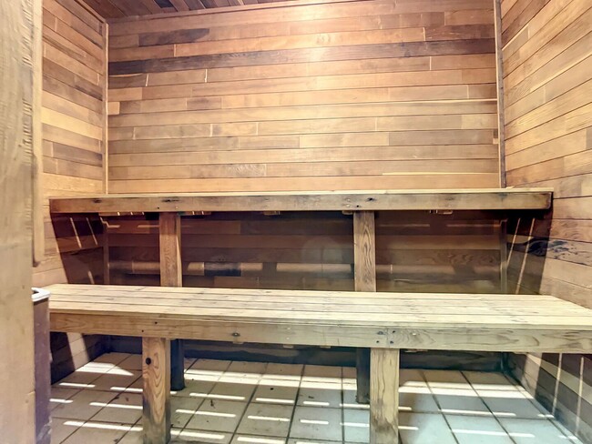 Building Photo - Fully Furnished Beautiful 2 Bedroom Seasca...