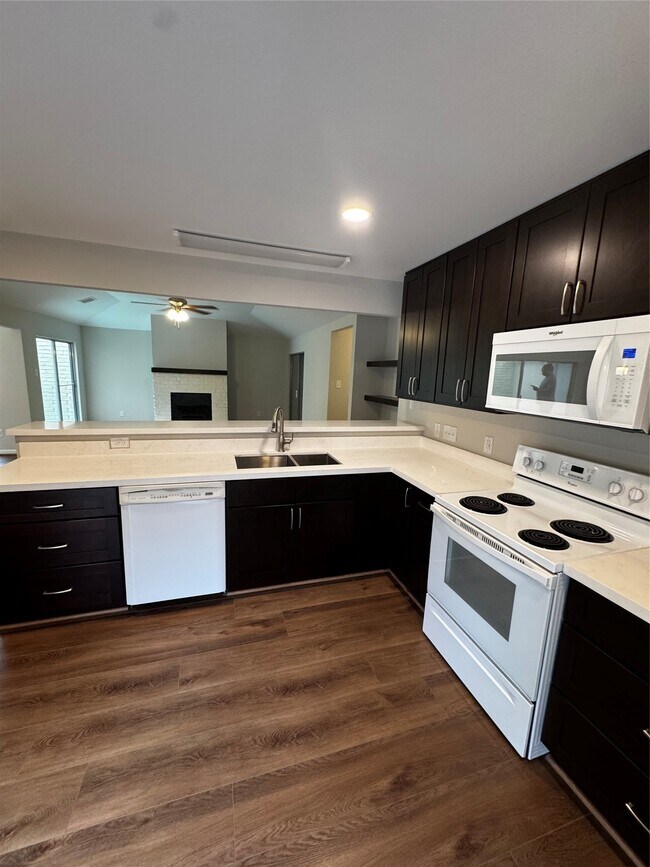 Building Photo - 8807 Belle Glen Dr