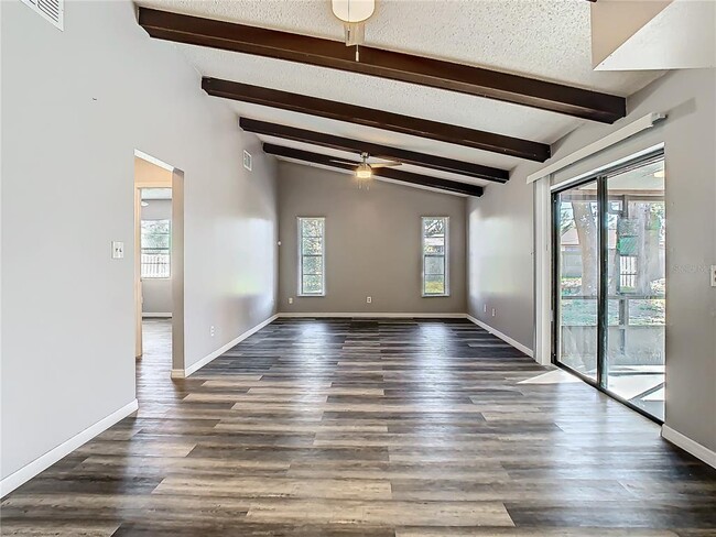 Building Photo - 7801 Rolling Grove Dr W