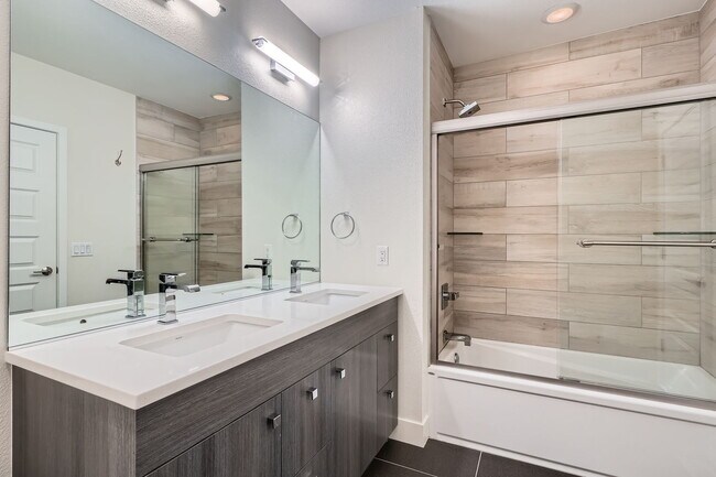Building Photo - 3090 Wilson Ct