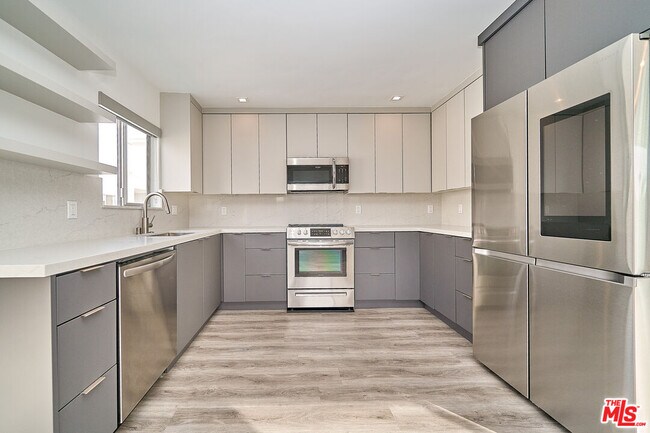 Building Photo - 425 S Willaman Dr