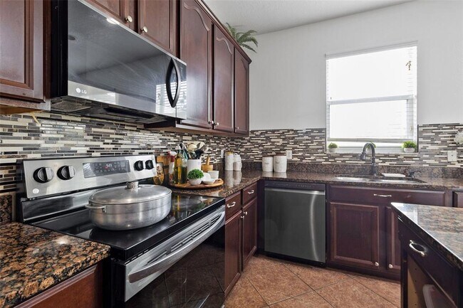 Building Photo - 15210 Montesino Dr