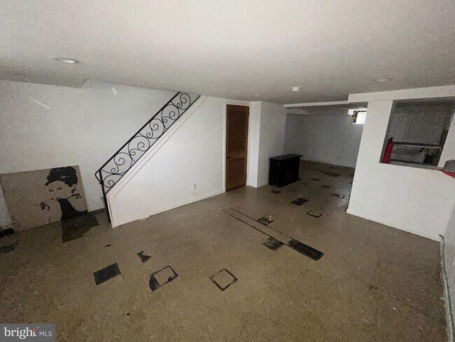 Building Photo - 4655 Benson St