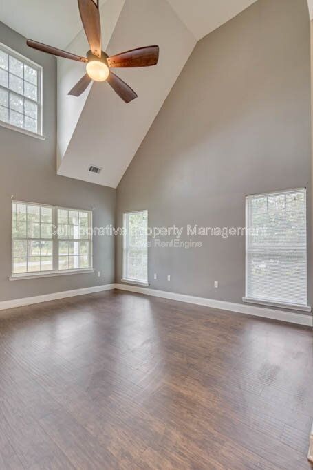 Building Photo - 103 W Tietgen St