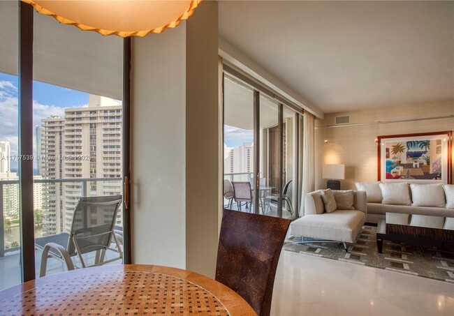 Building Photo - 19500 Turnberry Way