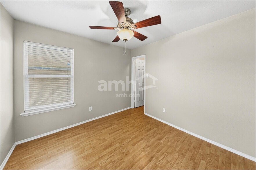 Building Photo - 11500 Gloriosa Dr