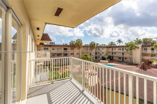 Building Photo - 7505 SW 82nd St
