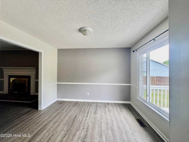 Building Photo - 1001 Pintail Ct