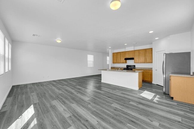 Building Photo - 5 br, 3 bath House - 9835 Colenso Ct