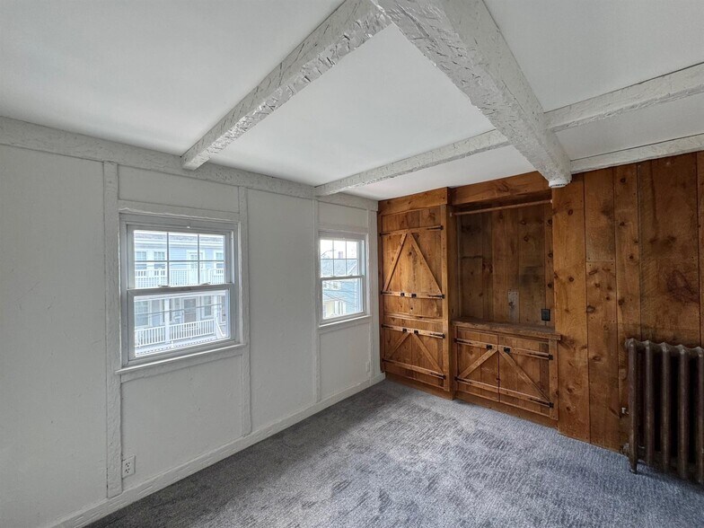 Building Photo - 13 Clarendon Ave