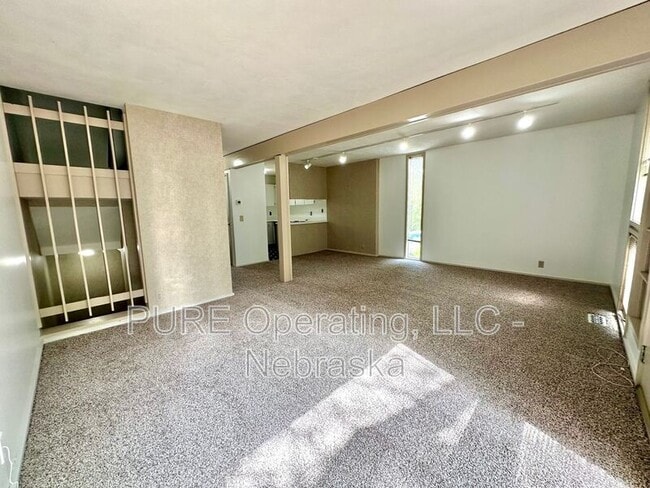 Building Photo - 1631 N 109th Plaza