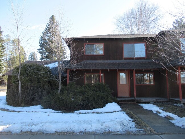 Building Photo - Downtown 2 bedroom duplex in Whitefish