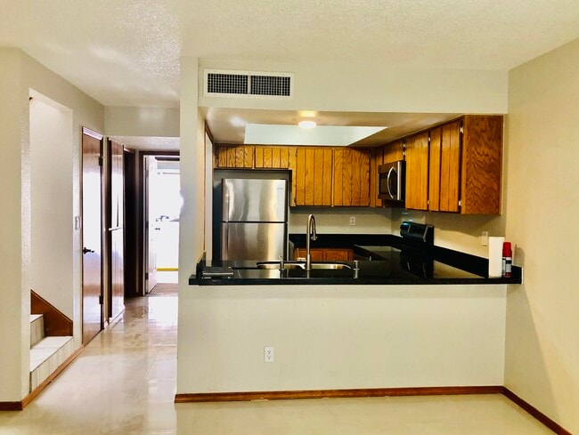 Building Photo - 730 Resler Dr