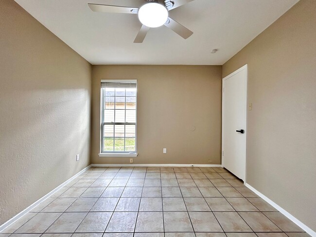 Building Photo - 510 Greenlawn Blvd