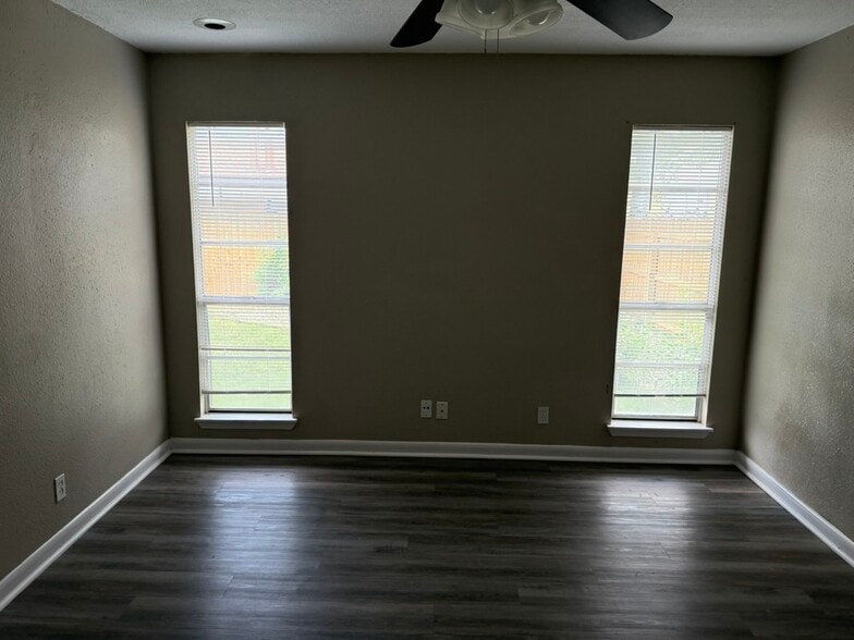 Building Photo - 5618 Crater Lake Dr