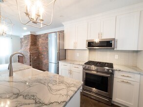 Building Photo - 210 Third St