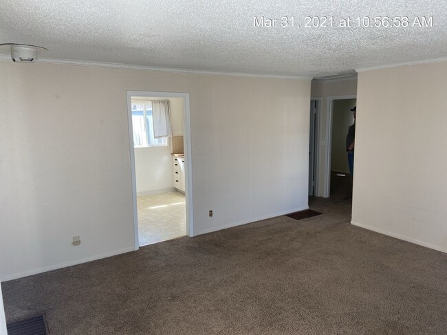 Building Photo - Northtown Area Home