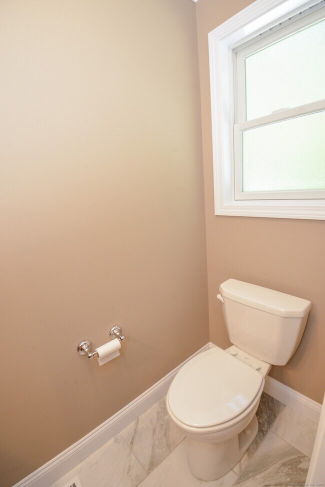 Building Photo - 339 Meadowside Rd