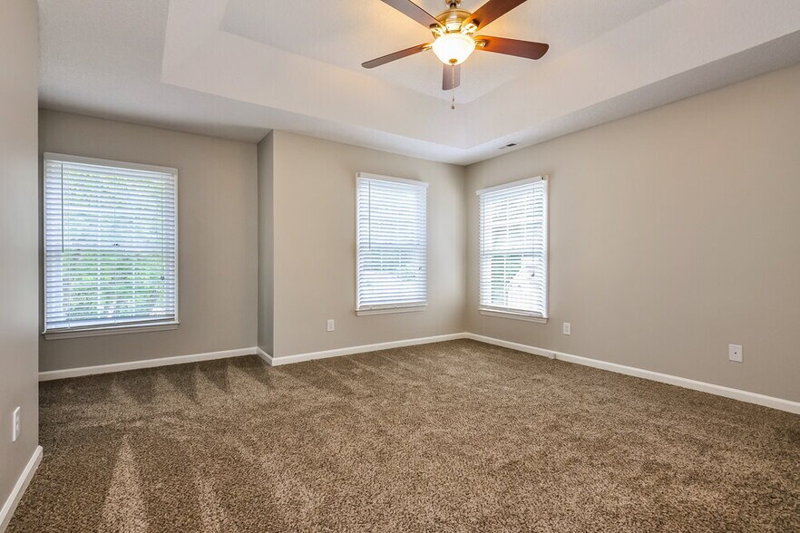 Building Photo - 7705 Hollyheight Ln