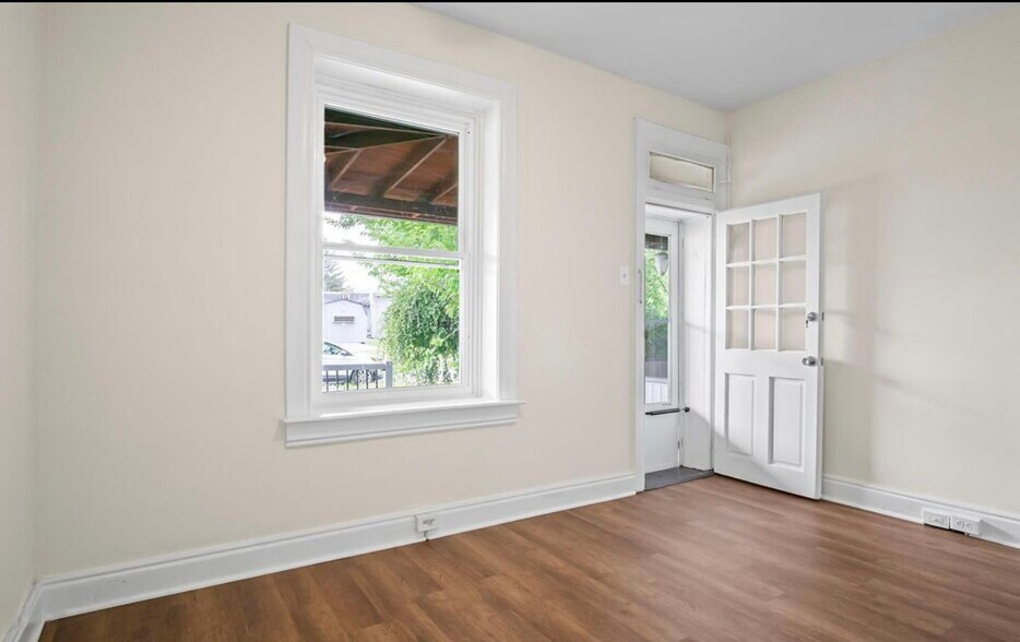 Building Photo - 20 Belview Ave