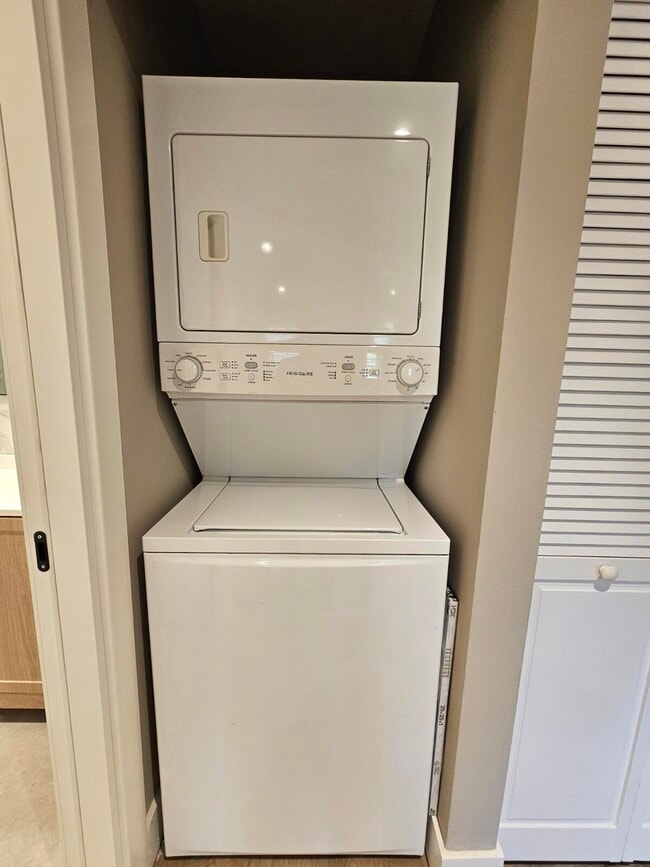 Building Photo - 3190 Leewood Terrace