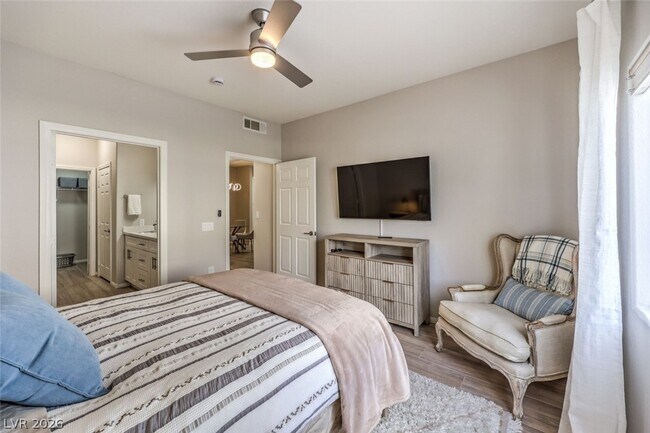 Building Photo - 855 N Stephanie St