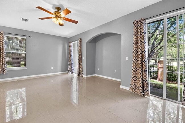 Building Photo - 6745 Breezy Palm Dr
