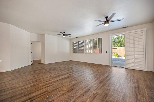 Building Photo - 238 St Tropez Ln