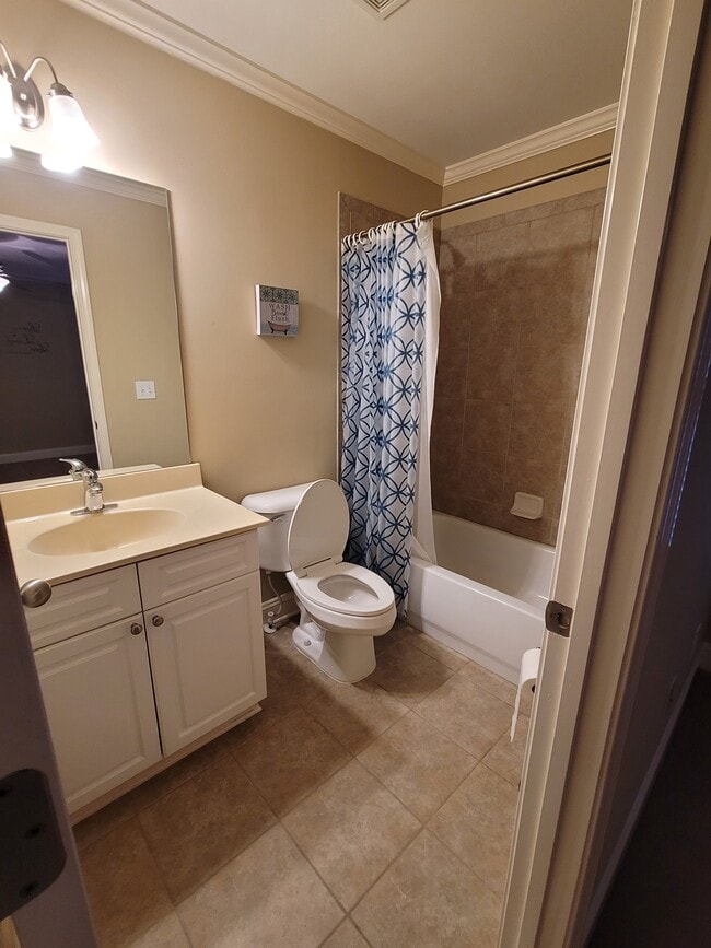 Building Photo - 340 Ridgemill View