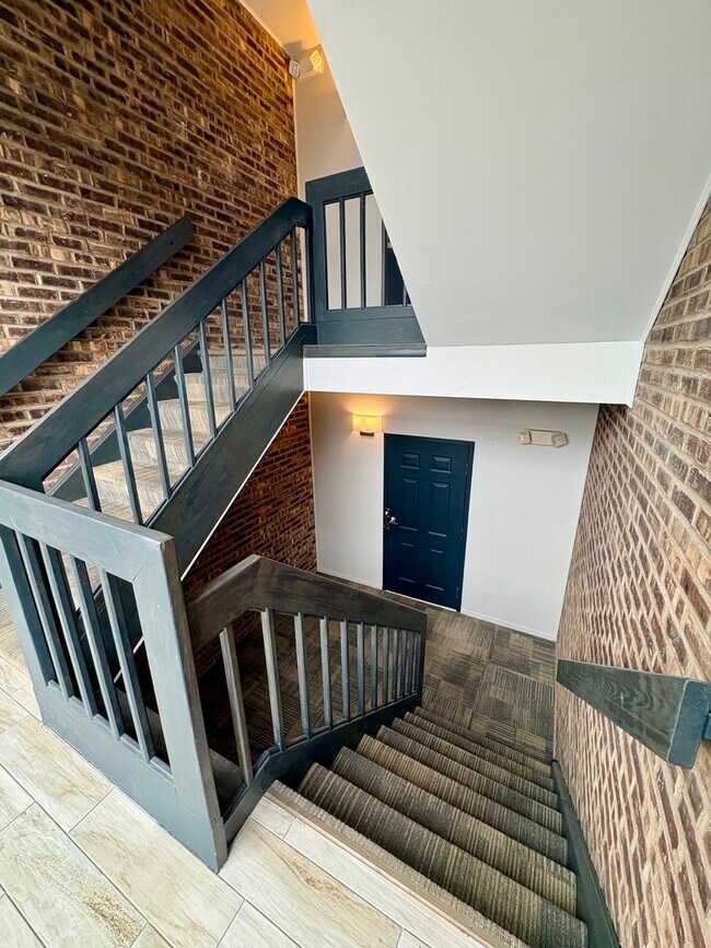 Building Photo - 1482 Stonebridge Cir