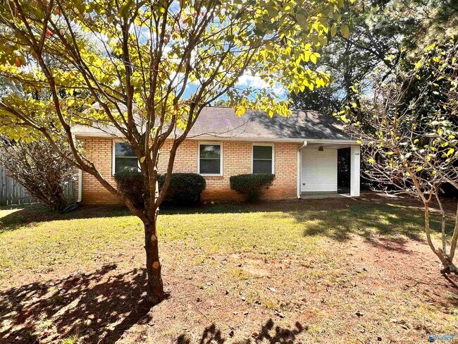 Primary Photo - 3529 Bermuda Rd SW